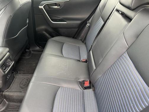 2024 Toyota RAV4 Hybrid SE