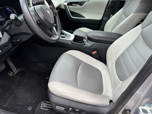 2023 Toyota RAV4 Hybrid XLE Premium