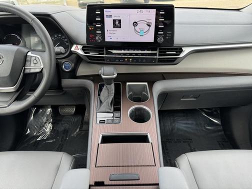 2021 Toyota Sienna XLE 7 Passenger