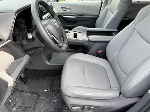 2021 Toyota Sienna XLE 7 Passenger