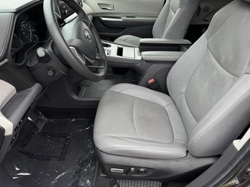 2024 Toyota Sienna Limited 7-Passenger