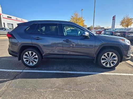 2020 Toyota RAV4 XLE Premium