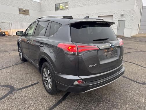 2017 Toyota RAV4 Hybrid XLE