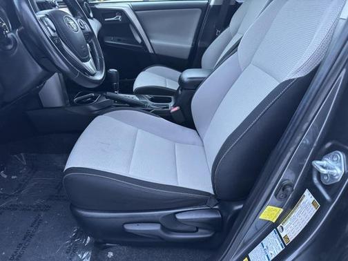 2017 Toyota RAV4 Hybrid XLE