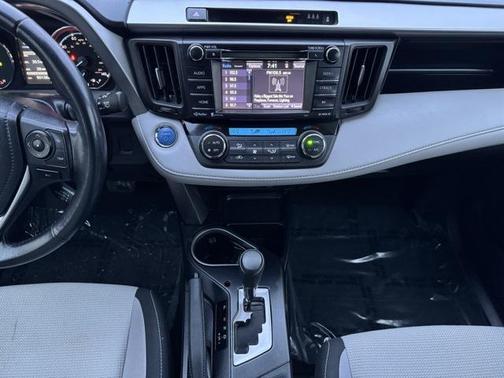 2017 Toyota RAV4 Hybrid XLE