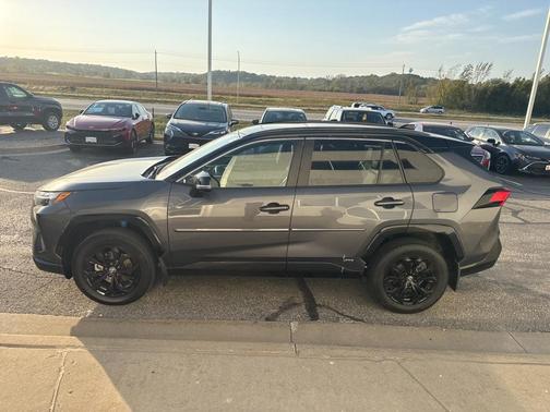 2023 Toyota RAV4 Hybrid SE