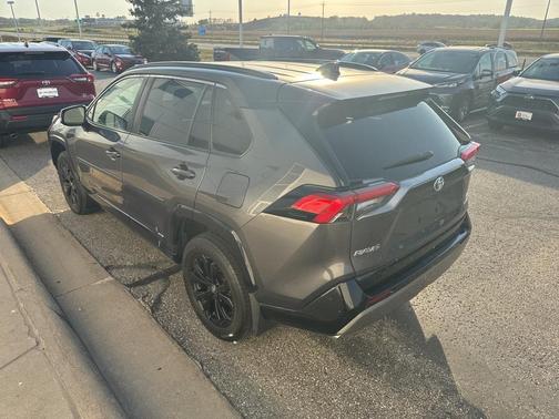 2023 Toyota RAV4 Hybrid SE
