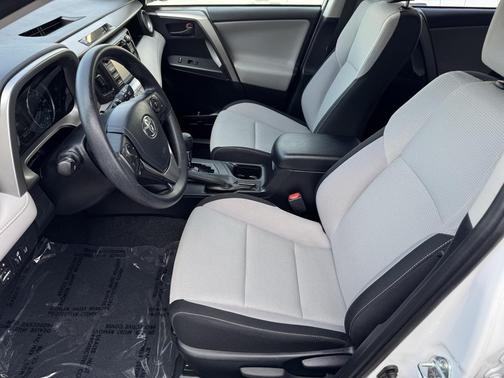 2018 Toyota RAV4 Hybrid LE