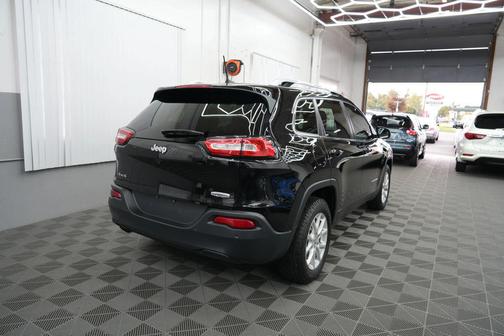 2017 Jeep Cherokee Sport