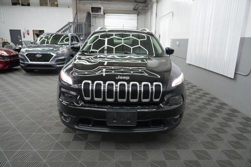 2017 Jeep Cherokee Sport
