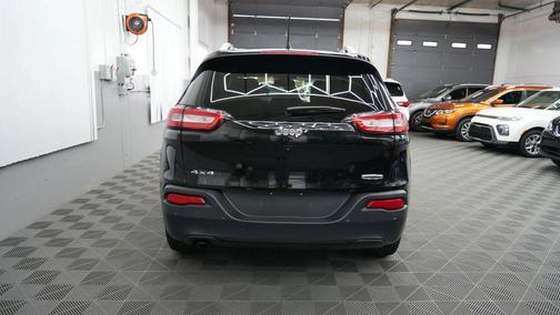 2017 Jeep Cherokee Sport