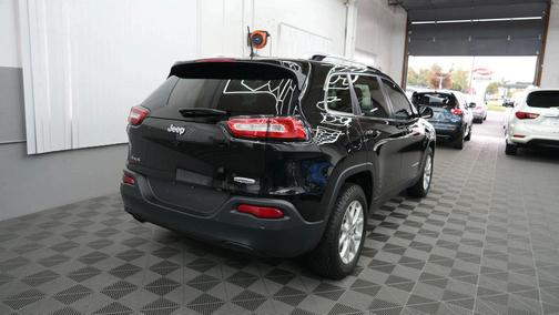 2017 Jeep Cherokee Sport