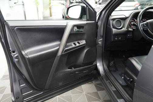 2016 Toyota RAV4 SE