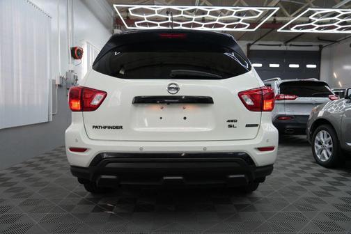 2018 Nissan Pathfinder SL