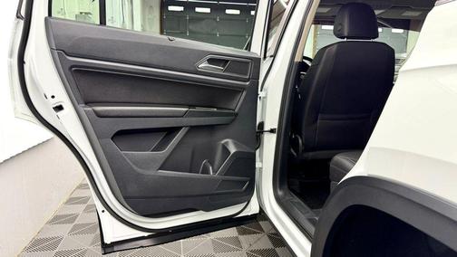 2018 Volkswagen Atlas SE 4Motion w/Tech Pkg Sport Utility 4D