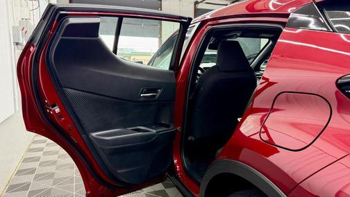 2018 Toyota C-HR XLE Sport Utility 4D