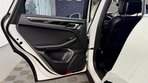 2018 Porsche Macan S