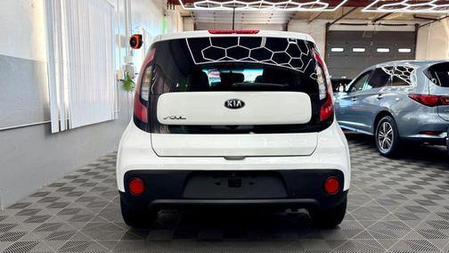 2017 Kia Soul Base