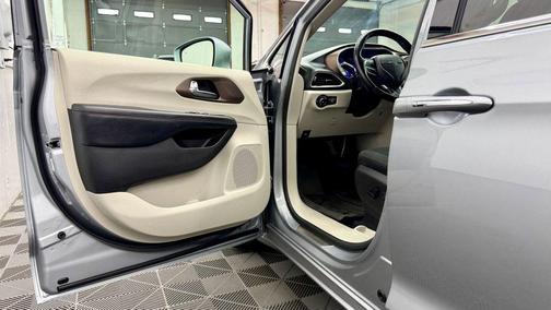 2019 Chrysler Pacifica Touring Plus