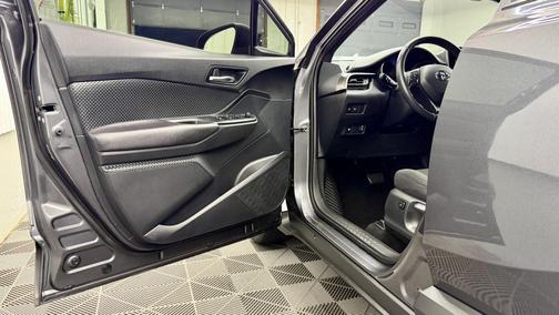 2018 Toyota C-HR XLE Premium