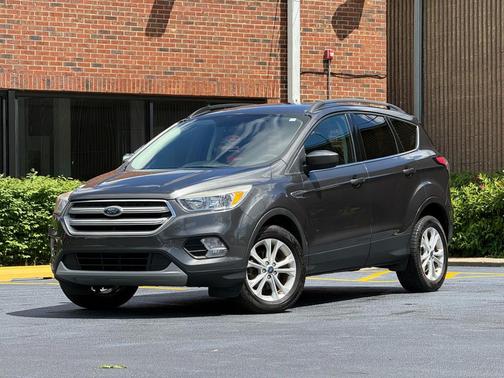 Magnetic Metallic 2018 Ford Escape SE