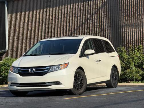 White 2017 Honda Odyssey EX-L