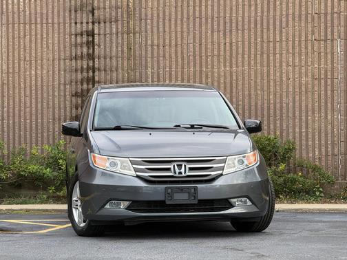 Polished Metal Metallic 2013 Honda Odyssey