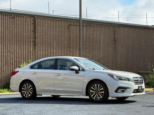 Crystal White Pearl 2018 Subaru Legacy Premium