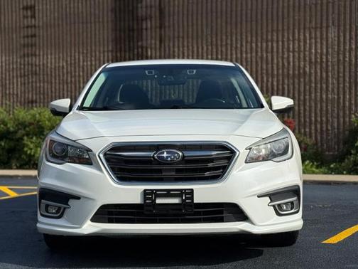 Crystal White Pearl 2018 Subaru Legacy Premium