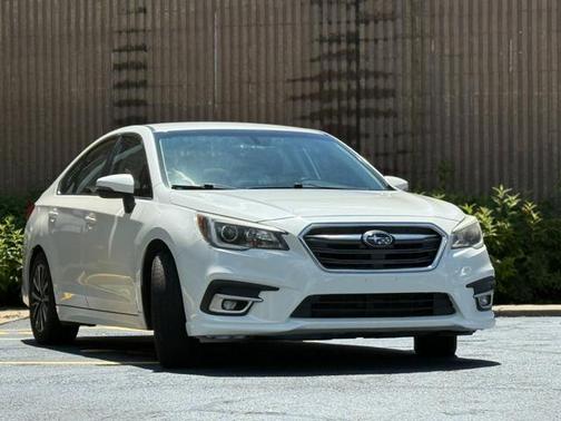 Crystal White Pearl 2018 Subaru Legacy Premium