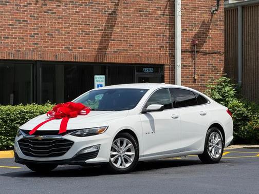 Summit White 2023 Chevrolet Malibu FWD 1LT