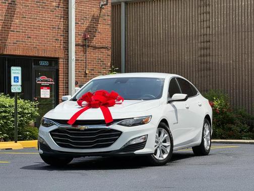 Summit White 2023 Chevrolet Malibu FWD 1LT