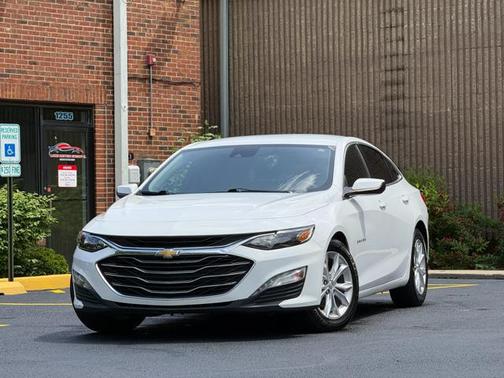 Summit White 2023 Chevrolet Malibu FWD 1LT