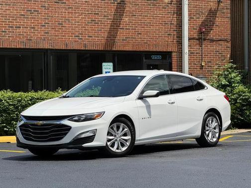 Summit White 2023 Chevrolet Malibu FWD 1LT