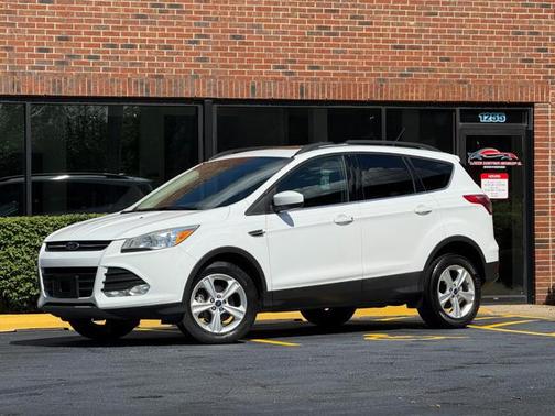 Ruby Red Metallic Tinted Clearcoat 2016 Ford Escape SE