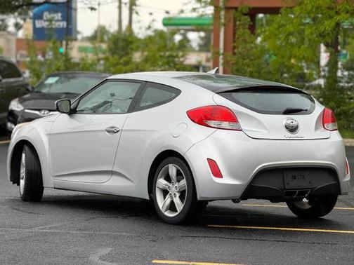 Ironman Silver Metallic 2015 Hyundai Veloster Base