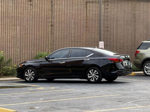 Super Black 2020 Nissan Altima S FWD