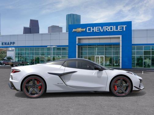 Arctic White 2025 Chevrolet Corvette Z06