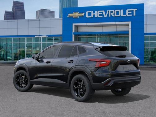 Mosaic Black Metallic 2026 Chevrolet Trax LT