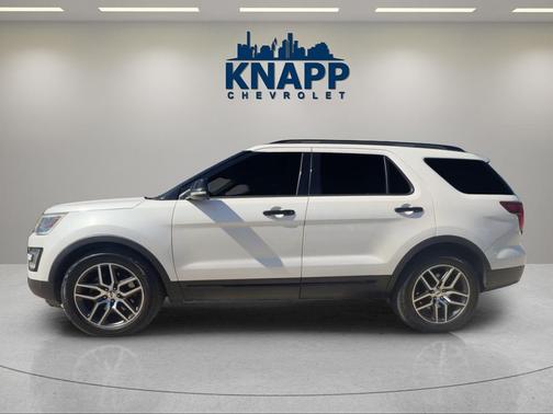 White Platinum Clearcoat Metallic 2017 Ford Explorer sport