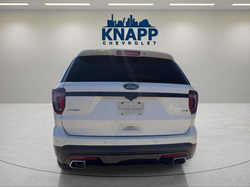 White Platinum Clearcoat Metallic 2017 Ford Explorer sport