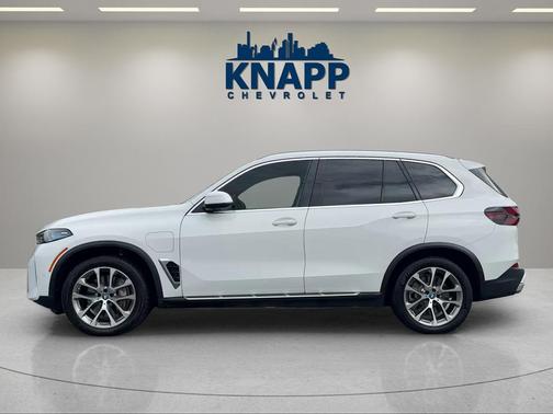 Alpine White 2025 BMW X5 PHEV xDrive50e