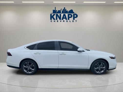 White 2024 Honda Accord EX