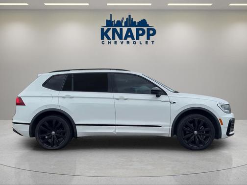 Pure White 2021 Volkswagen Tiguan 2.0T SE R-Line Black