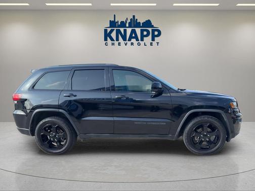 Diamond Black 2019 Jeep Grand Cherokee Laredo