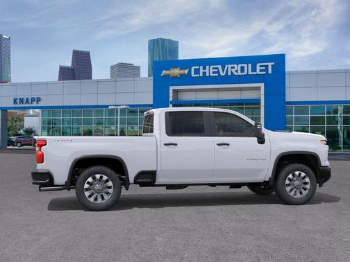 Summit White 2026 Chevrolet Silverado 2500 Custom