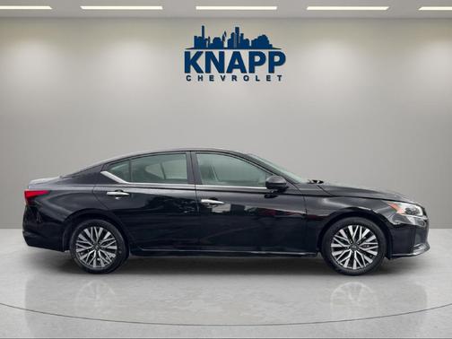 Black 2025 Nissan Altima SV