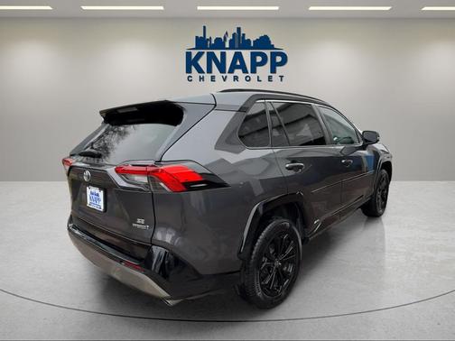 2022 Toyota RAV4 Hybrid SE