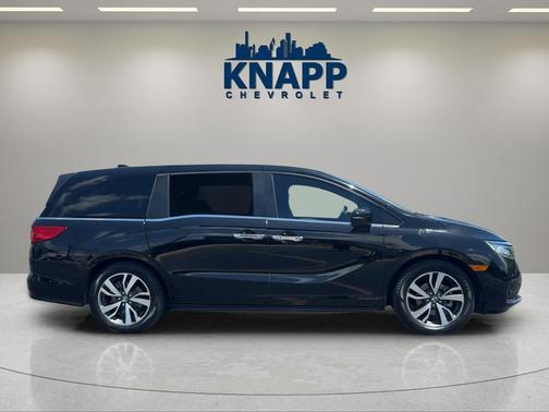 Crystal Black Pearl 2023 Honda Odyssey Touring