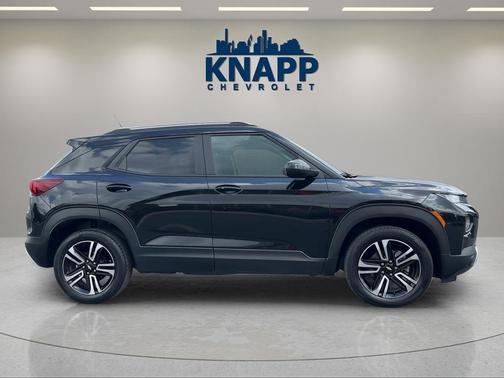 Mosaic Black Metallic 2023 Chevrolet Trailblazer LT